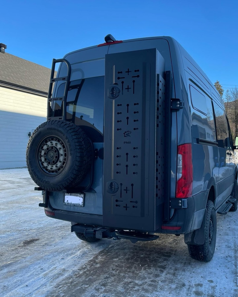 Deluxe - Ski, Snowboard and Golf Bag storage box