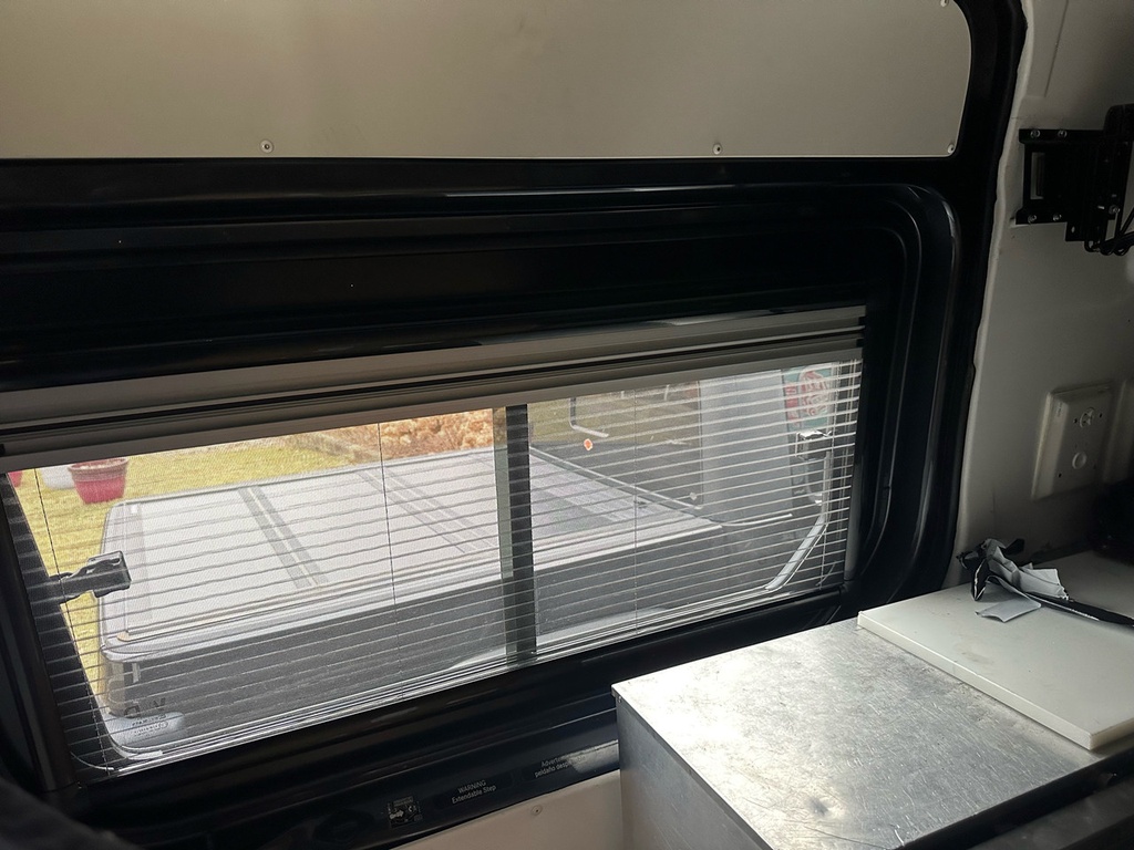 VWD Double-Sliding Van Window (T904702)