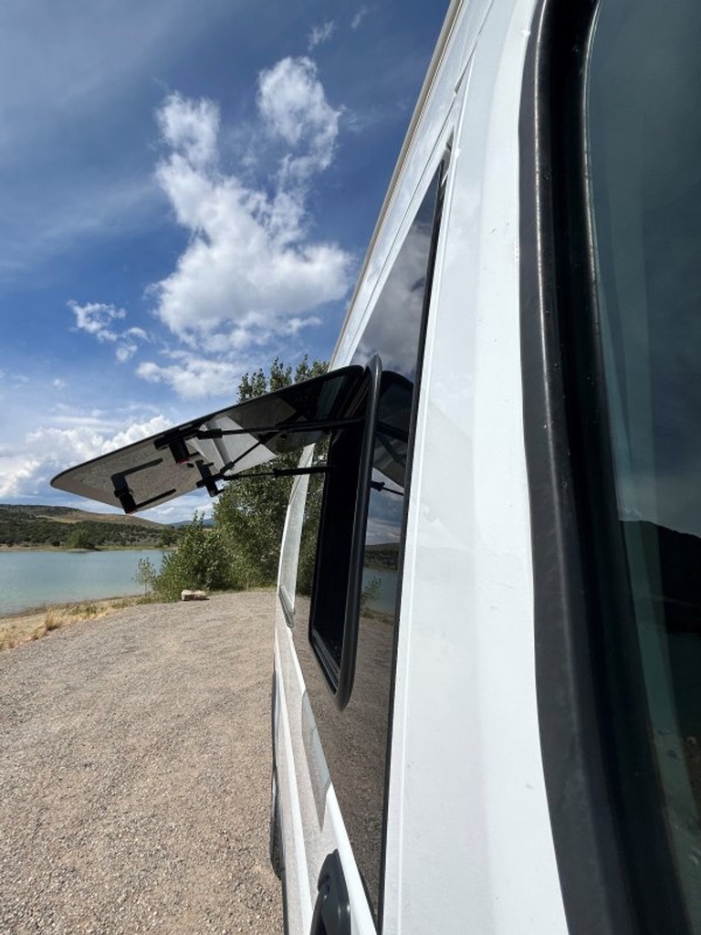 VWD Awning S1 Van Window ( RAWS002R )