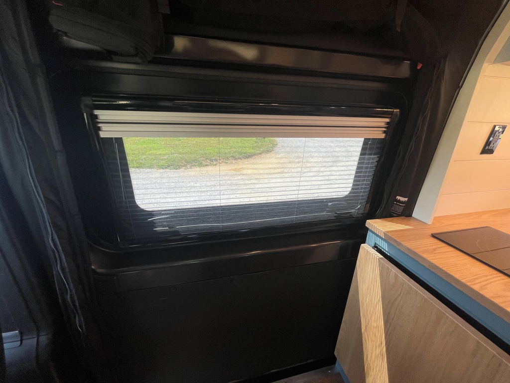 VWD Premium Awning Van Window ( T905468 )