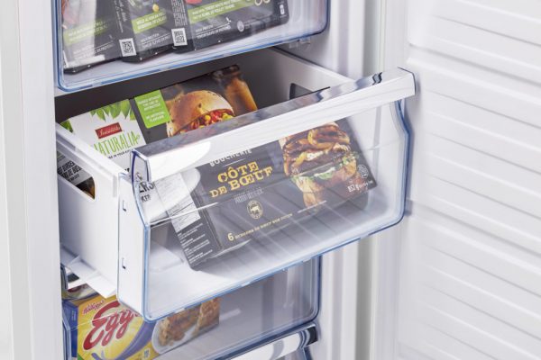 Unique Retro UGP-175 UF W 6.1 picu solar freezer