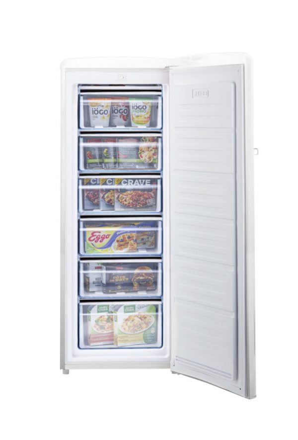 Unique Retro UGP-175 UF W 6.1 picu solar freezer