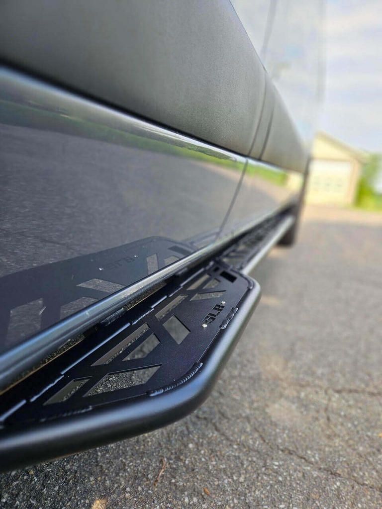 SLB Tubular Running Boards – Mercedes Sprinter 144WB (2007+)