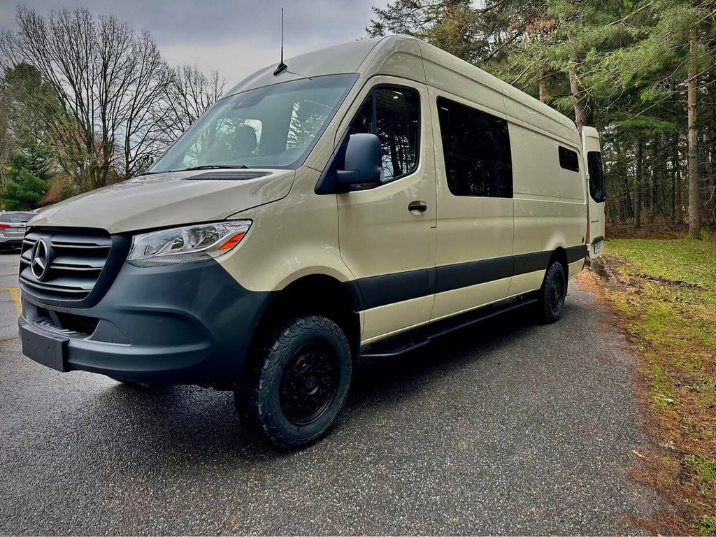 SLB Tubular Running Boards – Mercedes Sprinter 170WB (2007+)