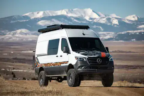 Van Compass STRIKER AWD 2" LIFT KIT (COMPLETE) - Sprinter AWD (2023+) 2500 SINGLE REAR WHEEL 3.webp