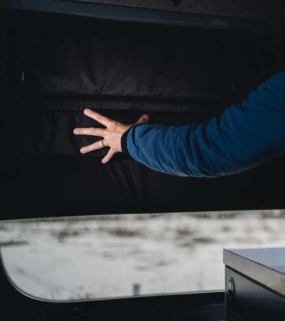 Crew window Sprinter 2007-2025 4.webp