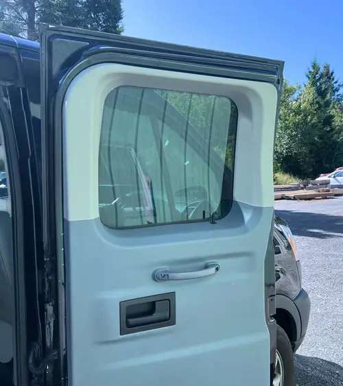 Article de blog 'Renovating your van or RV during winter: the best time of year!' cover image.webp