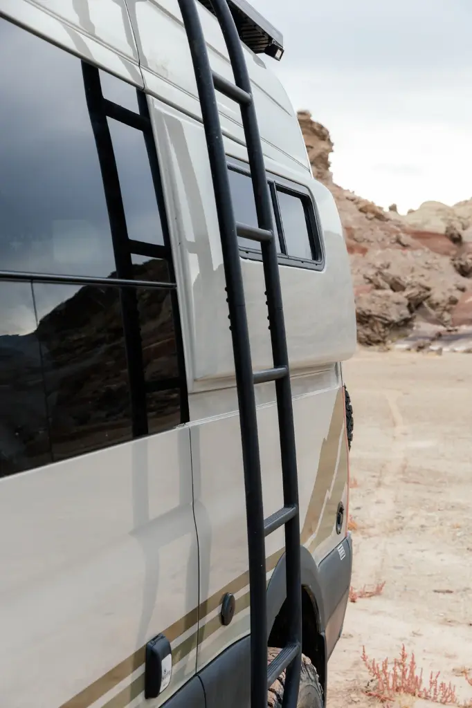 Strong, Sleek, and Certified Aluminum Ladder.  Built for Strength Grooved Steps Sleek Design Lightweight Construction Easy Installation6.webp