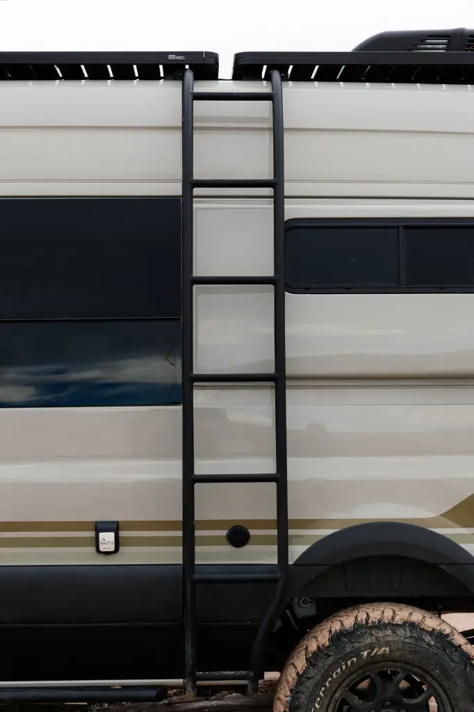 Strong, Sleek, and Certified Aluminum Ladder.  Built for Strength Grooved Steps Sleek Design Lightweight Construction Easy Installation4.webp