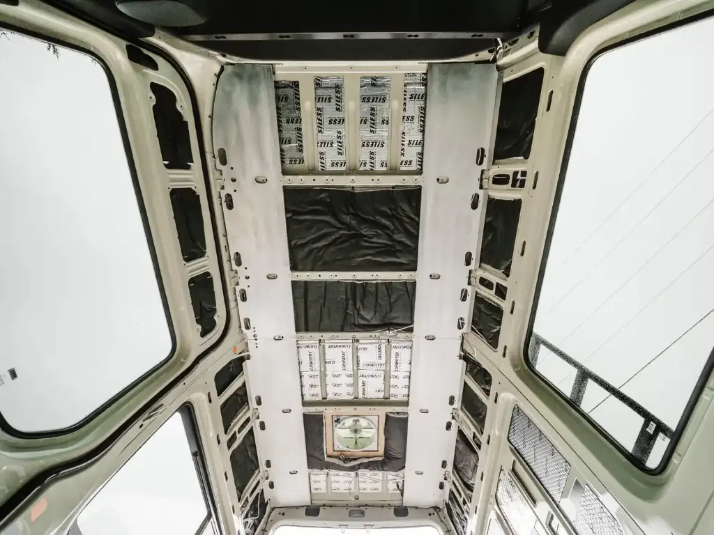 SP1014B-sprinter-ceiling-structure-kit-installed.webp