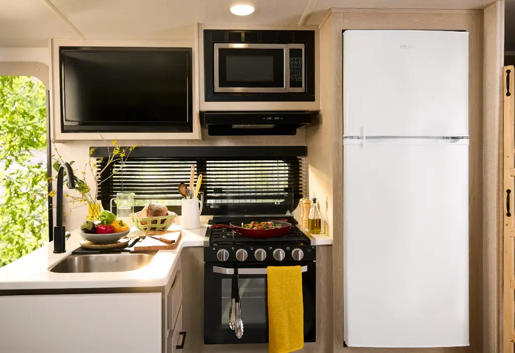 Solstice Model 283 — Large Compact Refrigerator with Freezer