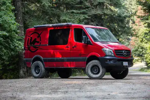 Striker 4x4 2 lift kit (complete) - Sprinter 4x4 (2015-2018) 01