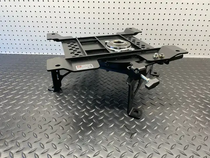 Ford E-Series Swivel (1996.5 - Current) 05.webp