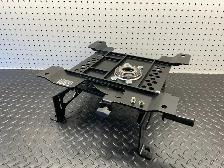 Ford E-Series Swivel (1996.5 - Current) 09.webp