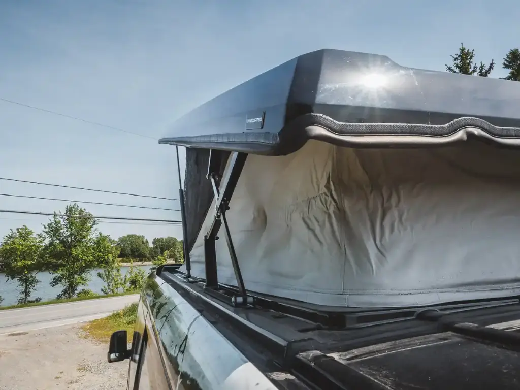 Mercedes-Benz 144 Low-Roof Pop-Top 06.webp