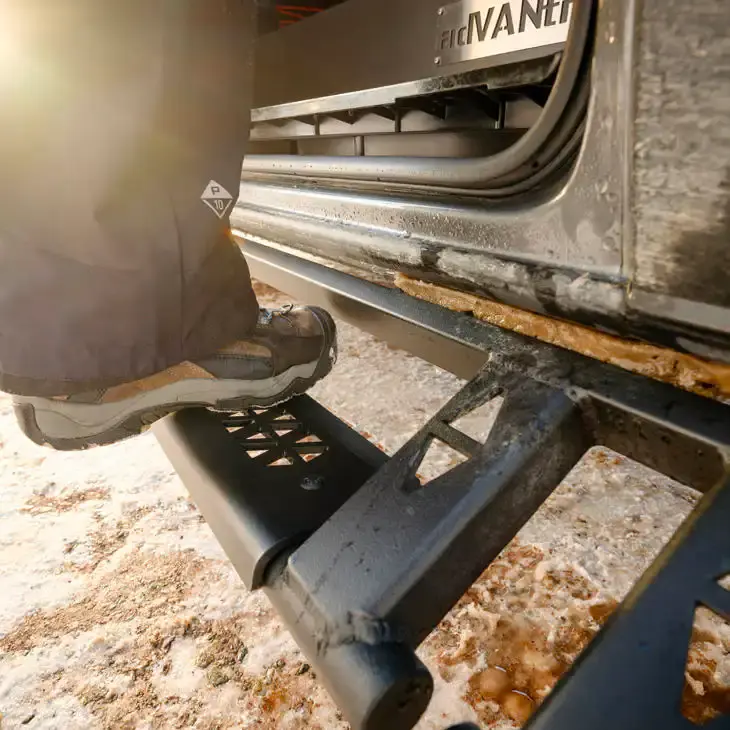Norva Fixed Side Steps 144 or 170 - 04.webp