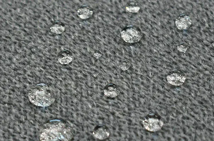 roamrest-ultimate-tri-fold-water-resistant.webp