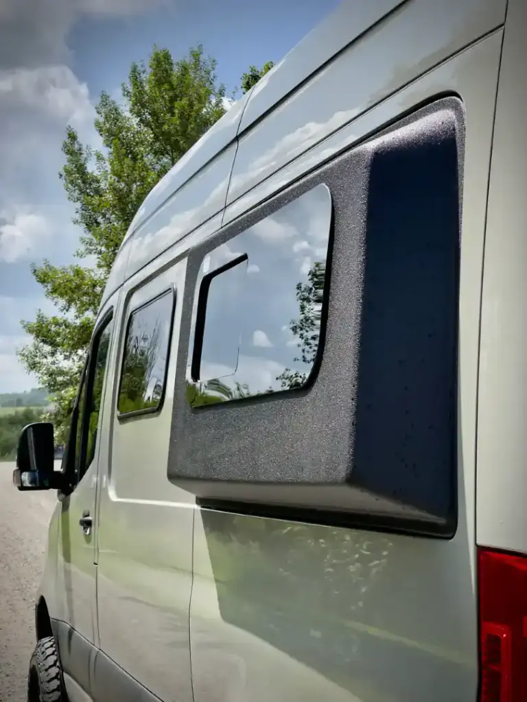 PODS isolés ClimateCore – Mercedes-Benz Sprinter 144 – Profondeur étendue