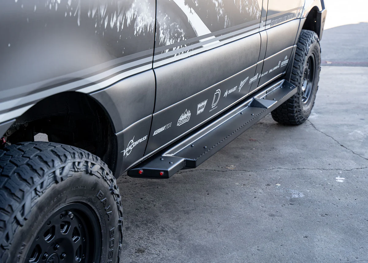 Marchepieds Sprinter - Version longue/plate (côté passager) - ROAMBUILT