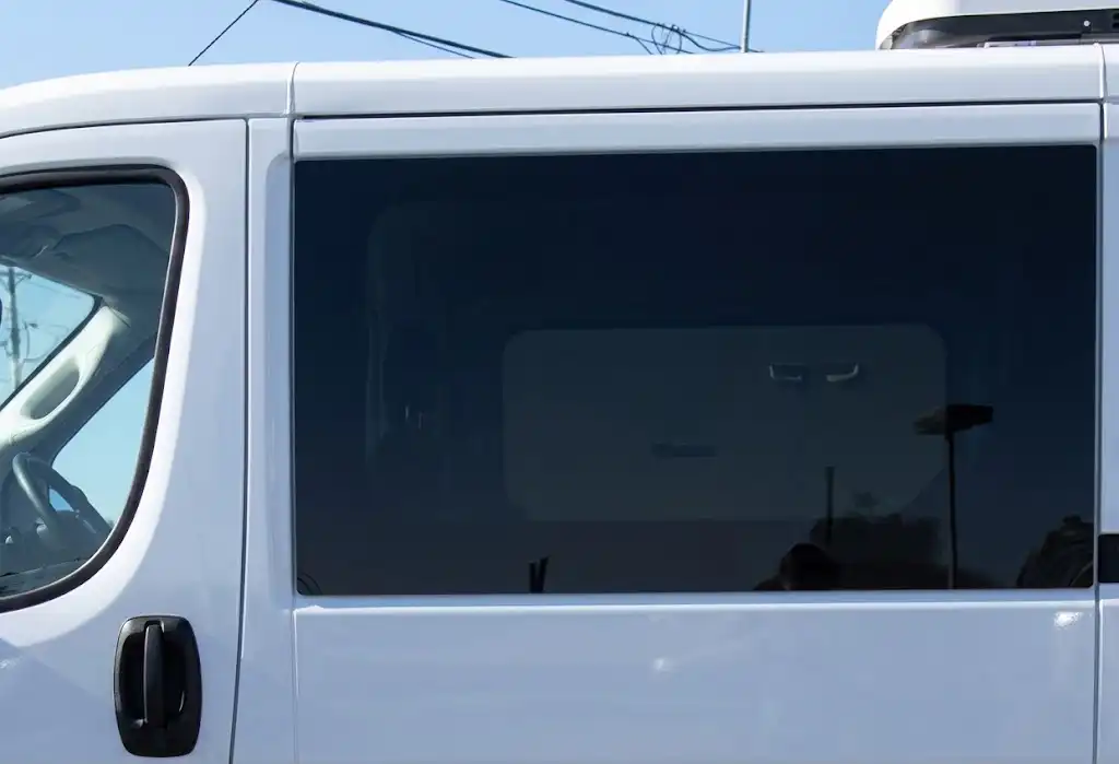 AM Auto PB07-B1S-P : vitre fixe en verre de style fourgon