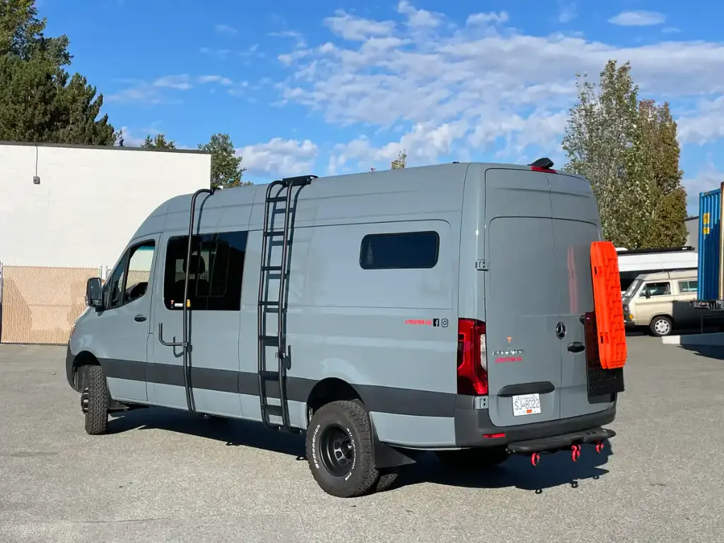 Support pour surf et paddle board Mercedes Sprinter 2007+